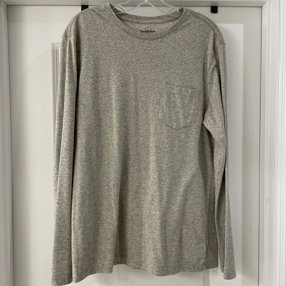 Goodfellow Mens long sleeve tee size medium. Color is cream w. heather gray